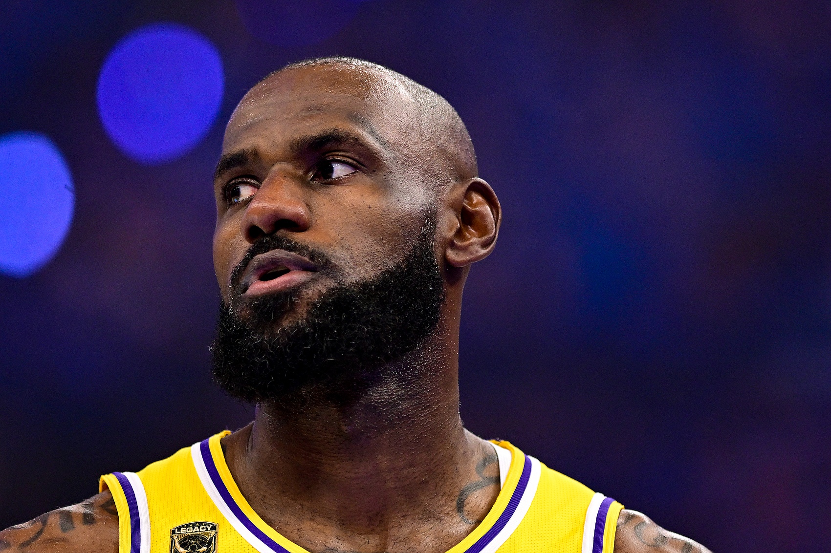 ESPN:湖人更早出售或影响詹姆斯离队 篮球考量仍是关键 ESPN:湖人更早出售或影响詹姆斯离队 篮球考量仍是关键