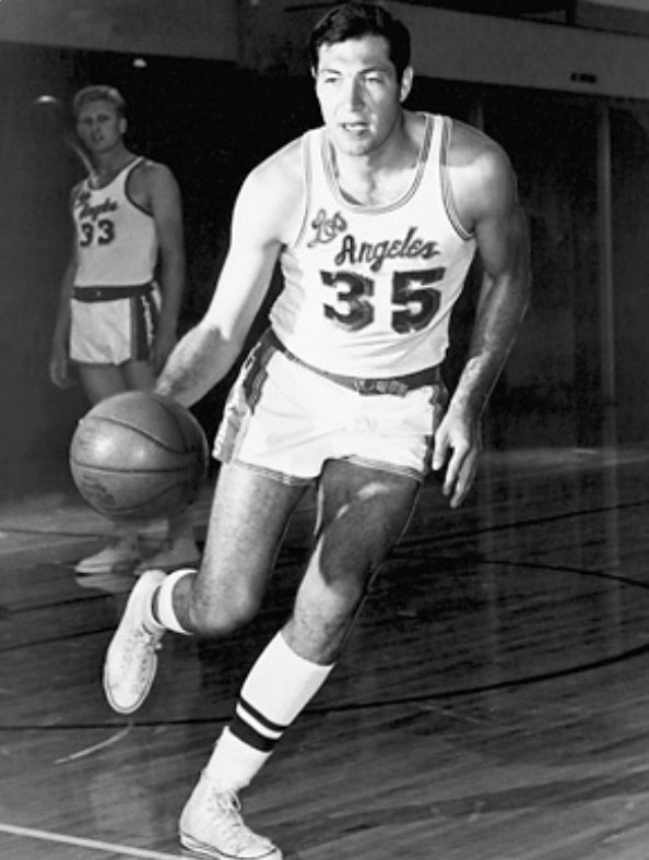 威少退役季场均15.2分列历史第18 乔丹20分仅第7 威少退役季场均15.2分列历史第18 乔丹20分仅第7
