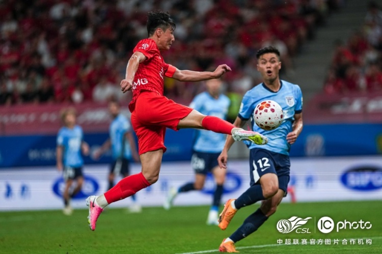 武磊越位进球被吹 魏震失点李新翔补时救主 海港1-1大连 武磊越位进球被吹 魏震失点李新翔补时救主 海港1-1大连