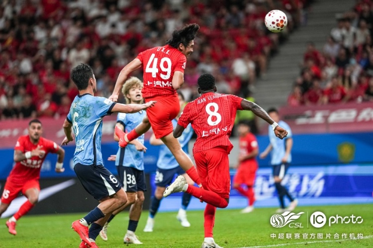 武磊越位进球被吹 魏震失点李新翔补时救主 海港1-1大连 武磊越位进球被吹 魏震失点李新翔补时救主 海港1-1大连