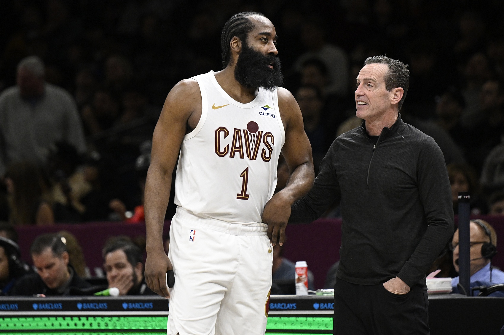 夸张！哈登10个赛季造三分犯规领跑NBA 生涯共747次&库里304次