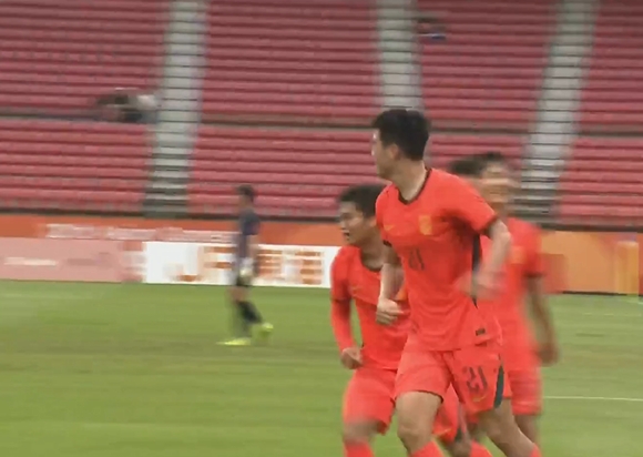 半场-U23国足1-0泰国 彭啸造乌龙毛伟杰大单刀失良机